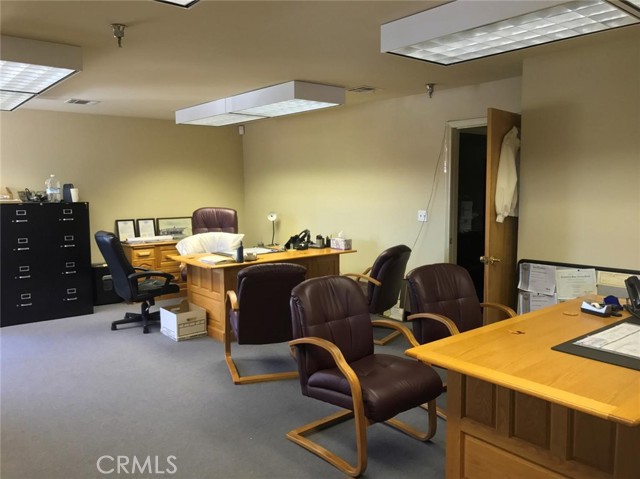 5135 N Blackstone Avenue, Fresno, California 93710, ,Commercial Sale,For Sale,5135 N Blackstone Avenue,CRFR23206420