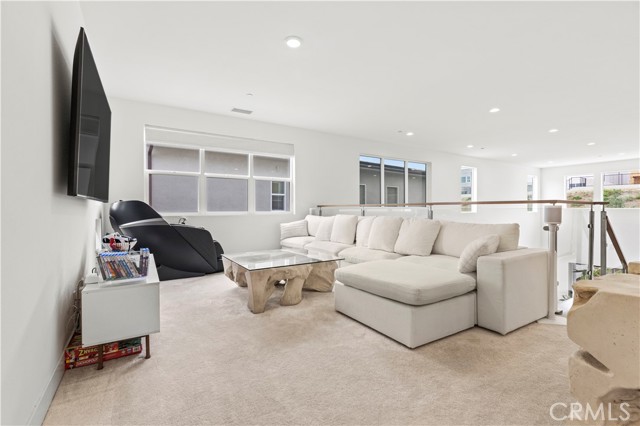 Detail Gallery Image 30 of 74 For 27526 Elderberry Dr, Valencia,  CA 91381 - 5 Beds | 5/1 Baths