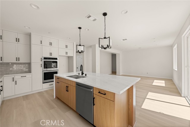 Detail Gallery Image 5 of 36 For 5978 Copperfield Ave, Riverside,  CA 92506 - 5 Beds | 4/1 Baths