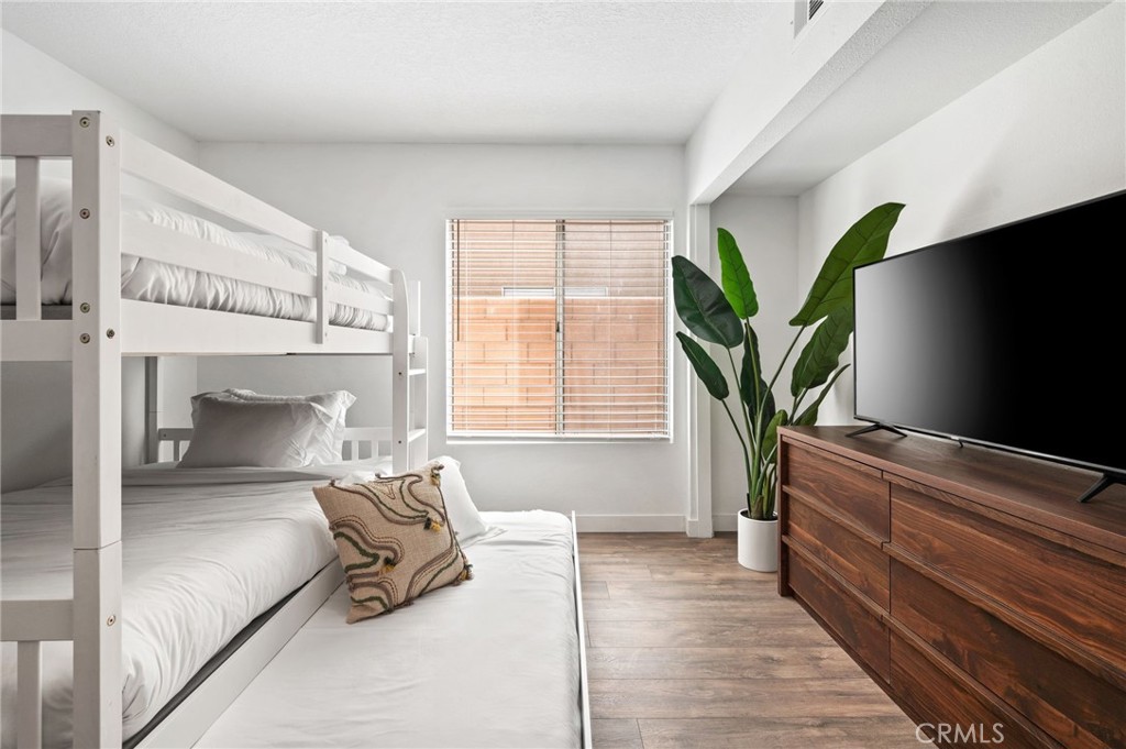 MLS #OC25257498 image #34