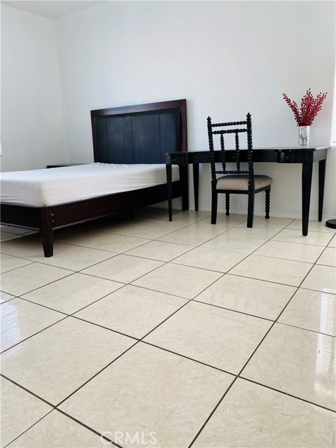22421 Hawthorn Avenue, Moreno Valley CA: https://media.crmls.org/medias/afe92c59-c20a-4ea1-9ace-973fc9ce8a8b.jpg