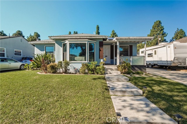 Detail Gallery Image 2 of 23 For 4417 Mcnab Ave, Lakewood,  CA 90713 - 3 Beds | 2/1 Baths