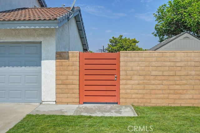 16278 Mallory Drive, Fontana, California 92335, 3 Bedrooms Bedrooms, ,2 BathroomsBathrooms,Single Family Residence,For Sale,Mallory,SW24141905