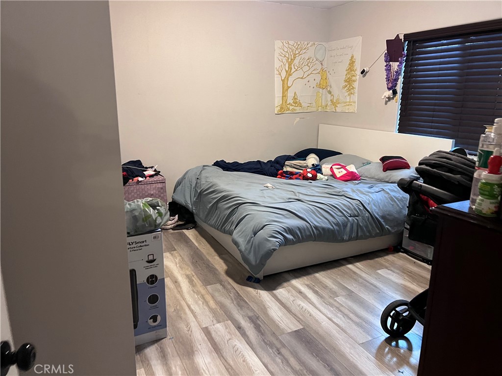 https://media.crmls.org/medias/afe9b26c-5a1e-4006-a70e-af02b4aa572f.jpg?preset=X-Large