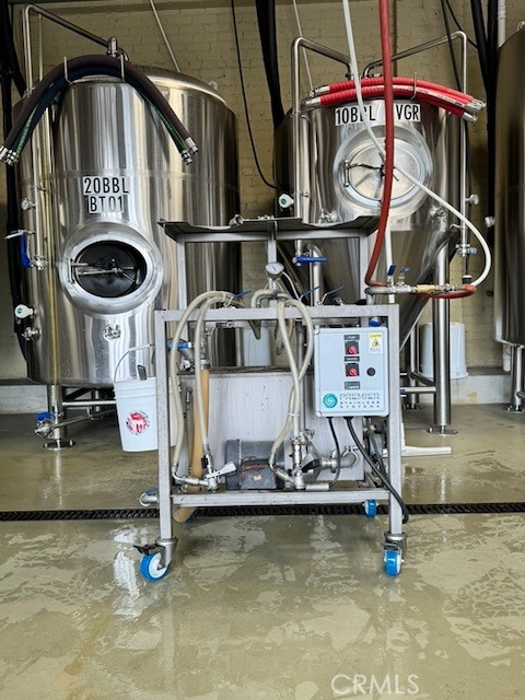 585 E Thompson Boulevard, Ventura CA: https://media.crmls.org/medias/afea58cb-124b-4d88-981e-759e8b3800e5.jpg