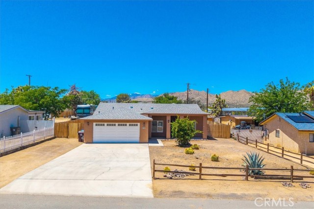 Detail Gallery Image 2 of 41 For 7566 Fox Trl, Yucca Valley,  CA 92284 - 3 Beds | 2 Baths