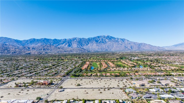 72094 Ginger Rogers, Rancho Mirage CA: https://media.crmls.org/medias/afeb372b-d62d-4e4c-8737-4f533941d5a3.jpg