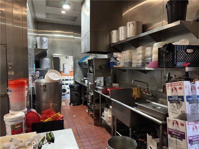 9082 Bolsa Avenue, Westminster CA: https://media.crmls.org/medias/afec51e1-1260-40be-b213-36c41466a518.jpg