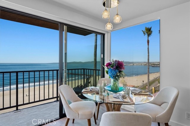 721 Esplanade, Redondo Beach, California 90277, 2 Bedrooms Bedrooms, ,2 BathroomsBathrooms,Residential,Sold,Esplanade,SB23197655