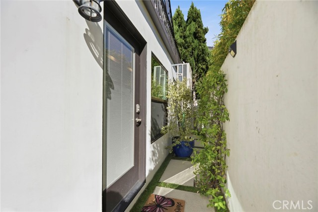 Detail Gallery Image 46 of 63 For 1001 2nd, Hermosa Beach,  CA 90254 - 5 Beds | 3/1 Baths