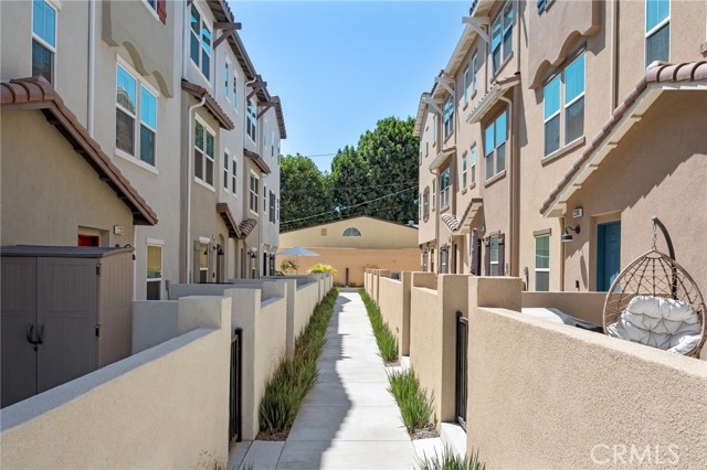 22310 Spanish Oak Court, Torrance CA: https://media.crmls.org/medias/afed10e9-4934-41e5-a6ac-33d0bfa5a0f5.jpg