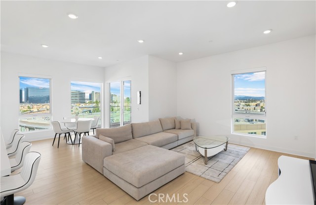 Detail Gallery Image 4 of 64 For 3700 Rivington, Irvine,  CA 92612 - 2 Beds | 2/1 Baths