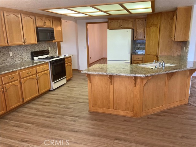 Detail Gallery Image 18 of 32 For 12563 Sarsi Ct, Apple Valley,  CA 92308 - 4 Beds | 3 Baths