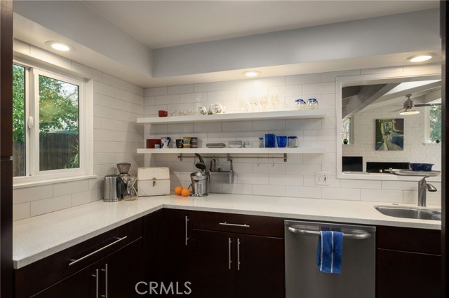 Detail Gallery Image 19 of 39 For 1264 W Celeste, Fresno,  CA 93711 - 4 Beds | 3 Baths