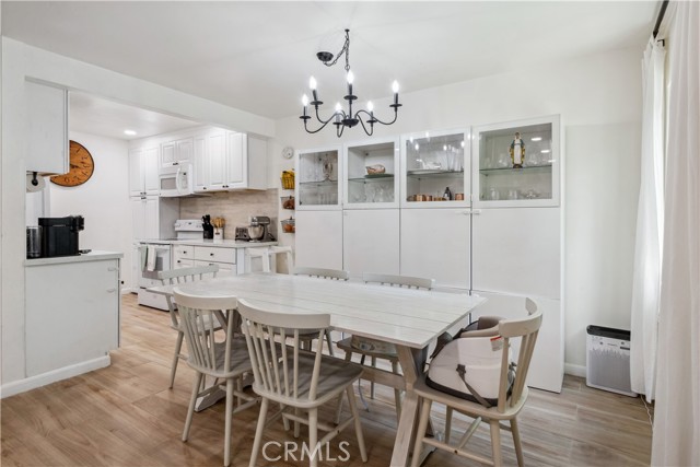 372 S Miraleste Drive, San Pedro CA: https://media.crmls.org/medias/afee9a66-2c91-4f87-8b38-e564f9ddc069.jpg