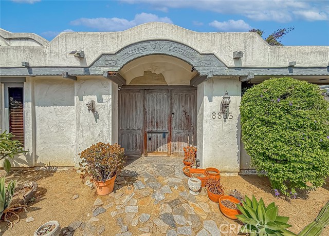 8835 Monogram Avenue, North Hills CA: https://media.crmls.org/medias/afeeb8ea-57b7-4052-bbe5-353256afb29a.jpg