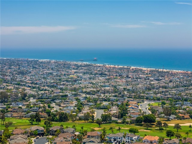 6535 Park Royal Circle, Huntington Beach CA: https://media.crmls.org/medias/afeedbf0-8daf-45f4-85dc-68fe5263a6fc.jpg