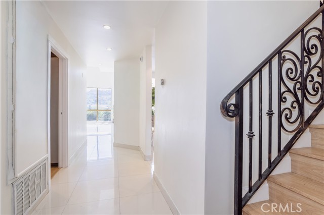 Detail Gallery Image 9 of 46 For 13331 Moorpark St #319,  Sherman Oaks,  CA 91423 - 2 Beds | 2 Baths