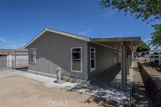 16307 Wimbleton Drive, Victorville CA: https://media.crmls.org/medias/afeff19b-6d09-4e3a-8110-1fc669e04c26.jpg
