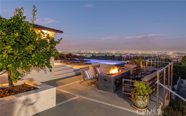 38 Saddleback, Rolling Hills CA: https://media.crmls.org/medias/aff0b6dc-6248-493d-8cc0-781ce2bd2037.jpg