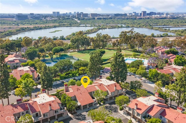 164 Stanford Court, Irvine CA: https://media.crmls.org/medias/aff0e20f-bbad-4c0e-a0c7-3f0417a361c4.jpg