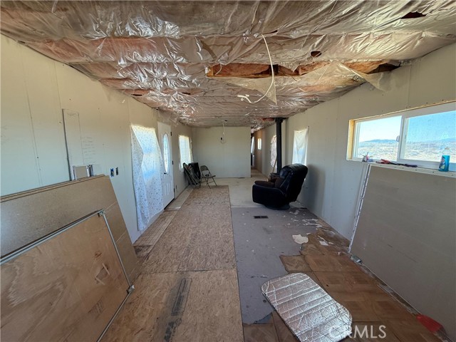 60588 Herdmans Road, Landers CA: https://media.crmls.org/medias/aff0f40d-b2ac-47d0-b572-d588423e12d9.jpg