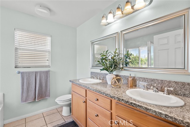 Detail Gallery Image 33 of 48 For 15721 Cobalt St #118,  Sylmar,  CA 91342 - 3 Beds | 3 Baths