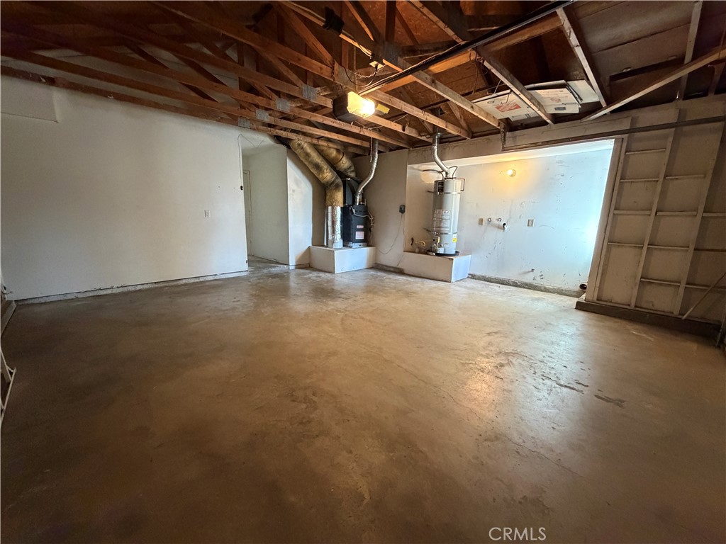 https://media.crmls.org/medias/aff1d37a-8f05-43a8-81be-36cd00cb3178.jpg?preset=X-Large
