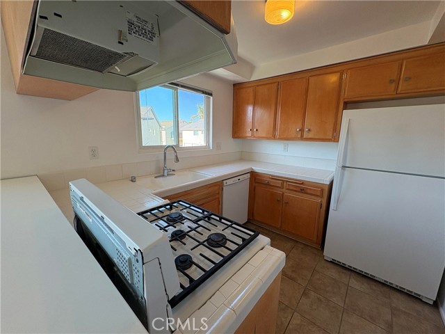 Detail Gallery Image 4 of 18 For 17061 Evergreen Cir #D,  Huntington Beach,  CA 92647 - 1 Beds | 1 Baths