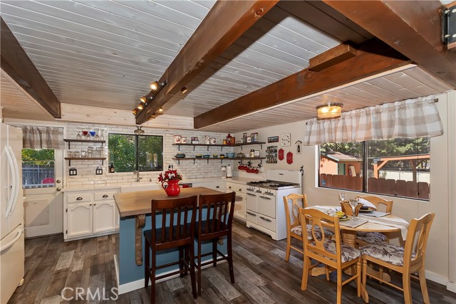 Detail Gallery Image 12 of 32 For 684 Elm St, Big Bear Lake,  CA 92315 - 4 Beds | 2 Baths