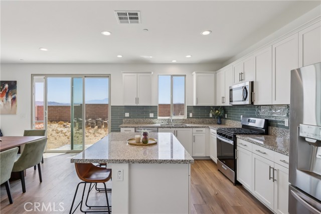 Detail Gallery Image 18 of 69 For 27214 Felsic Dr, Menifee,  CA 92585 - 5 Beds | 2/1 Baths