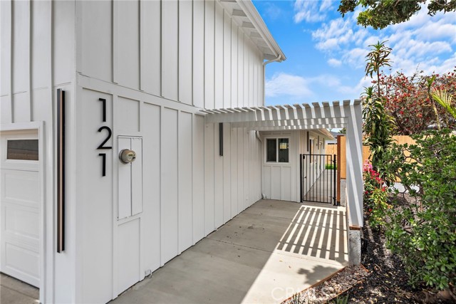 121 Avenida Santa Margarita, San Clemente CA: https://media.crmls.org/medias/aff65fe6-9d18-4bf6-981e-765ba258b7c8.jpg