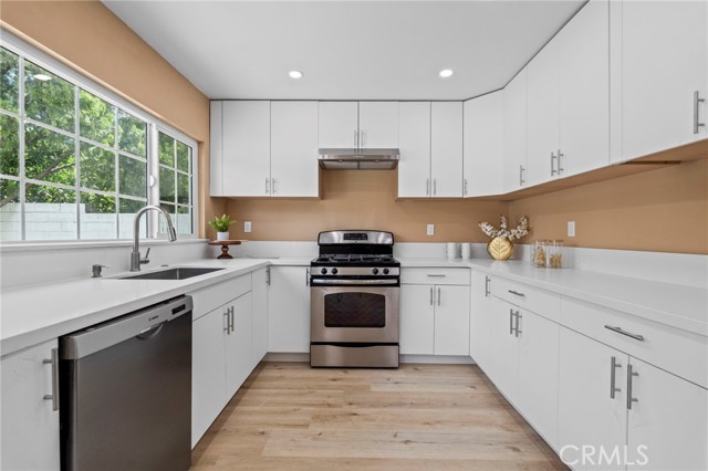 Detail Gallery Image 13 of 45 For 16511 Halsey, Granada Hills,  CA 91344 - 5 Beds | 3 Baths