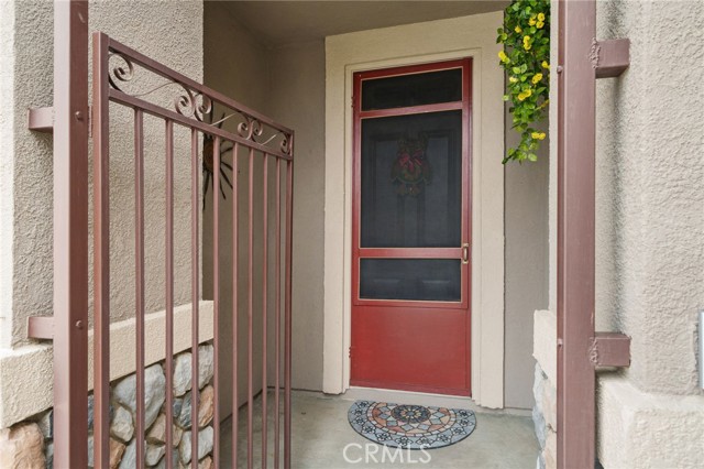 Detail Gallery Image 5 of 43 For 5749 Alexandria Ave, Corona,  CA 92880 - 4 Beds | 3/1 Baths