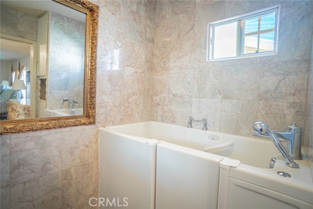 Detail Gallery Image 8 of 41 For 5934 Madden, Los Angeles,  CA 90043 - 3 Beds | 2 Baths