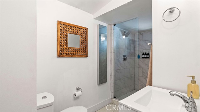 Detail Gallery Image 25 of 28 For 3209 Bennett Dr, Los Angeles,  CA 90068 - 2 Beds | 1 Baths