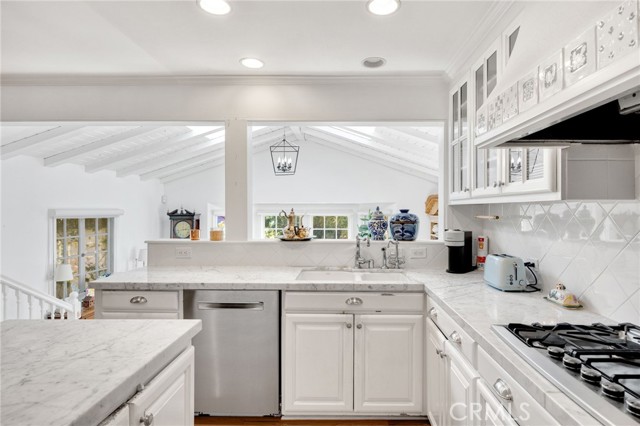 Detail Gallery Image 45 of 55 For 3301 Tilden Ave, Los Angeles,  CA 90034 - 4 Beds | 4 Baths