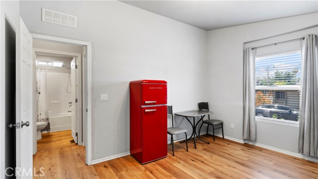 300 Ellis Street, Lake Elsinore CA: https://media.crmls.org/medias/affb6314-0c08-45e7-adb3-33365eae0e32.jpg