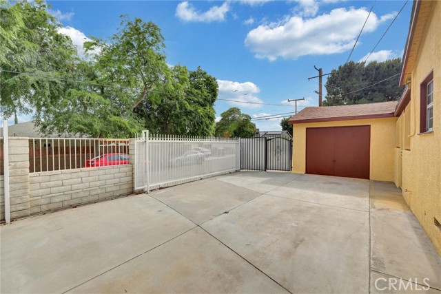 2804 Serrano Road, San Bernardino CA: https://media.crmls.org/medias/affb7e19-ce32-4d3f-877d-1c409b217a92.jpg