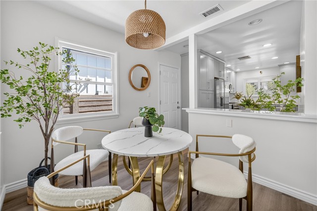 Detail Gallery Image 9 of 37 For 22647 Clarendon St, Woodland Hills,  CA 91367 - 3 Beds | 2 Baths