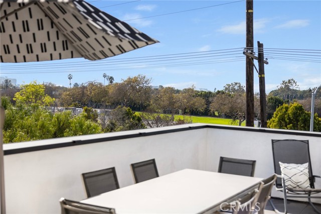 3660 Beethoven Street, Los Angeles CA: https://media.crmls.org/medias/affc49bb-1feb-465b-b15a-11d46d29f14d.jpg