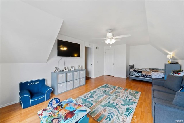 Detail Gallery Image 17 of 23 For 27065 Rio Prado Dr, Valencia,  CA 91354 - 4 Beds | 3 Baths