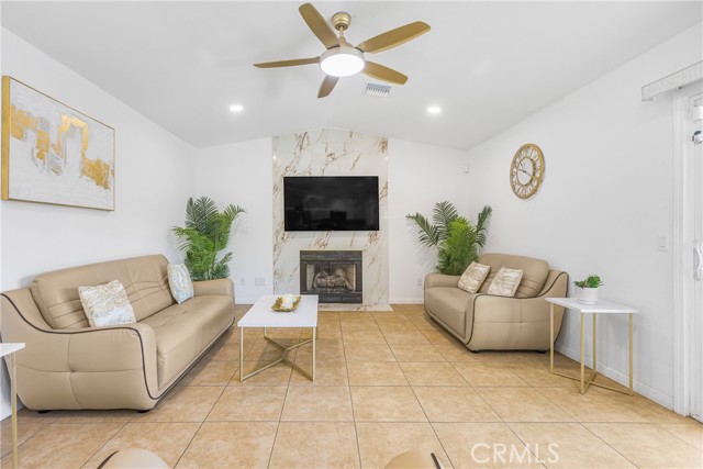 2230 N Volturno Road, Palm Springs CA: https://media.crmls.org/medias/affcfc88-ed2b-4184-bac9-67a3ed8705a0.jpg