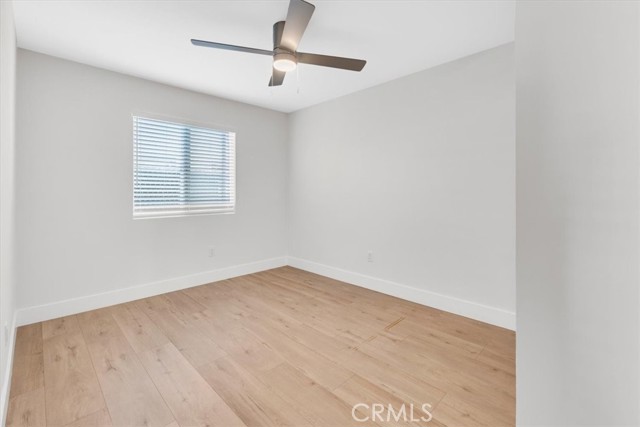 7865 Chastain Avenue, Reseda CA: https://media.crmls.org/medias/affd06a8-1f1e-4ee0-9ae2-7b404c2ee9ec.jpg