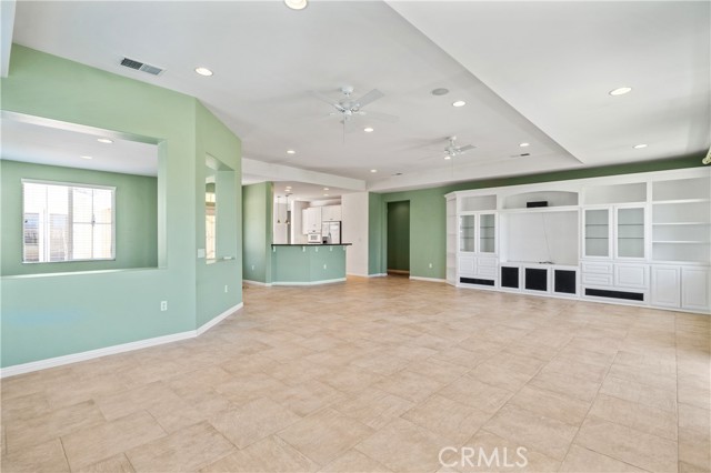 570 Olazabal Drive, Hemet CA: https://media.crmls.org/medias/affe2ad0-8f58-4044-9ef6-e1a4140392d6.jpg