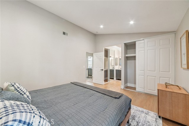 835 Amigos Way, Newport Beach CA: https://media.crmls.org/medias/afff6ce5-db39-42f8-8545-33b03f7a3085.jpg