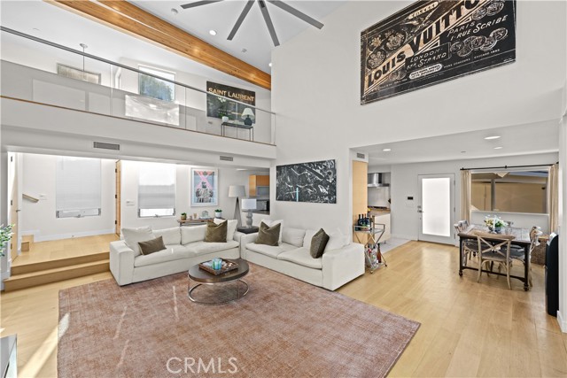3631 Sunswept Drive, Studio City CA: https://media.crmls.org/medias/afffb921-a7b3-45c3-8cb6-40c7f5e099df.jpg