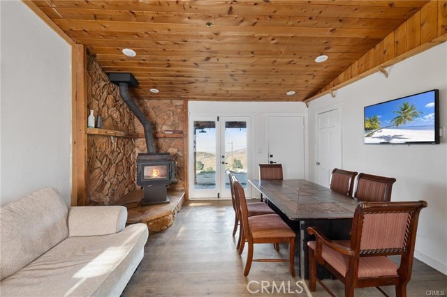 Detail Gallery Image 2 of 28 For 46417 Kings Canyon Rd, Lancaster,  CA 93536 - 2 Beds | 1 Baths