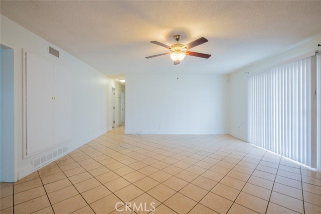 Detail Gallery Image 10 of 30 For 6933 Fallbrook Ave, West Hills,  CA 91307 - 3 Beds | 2 Baths