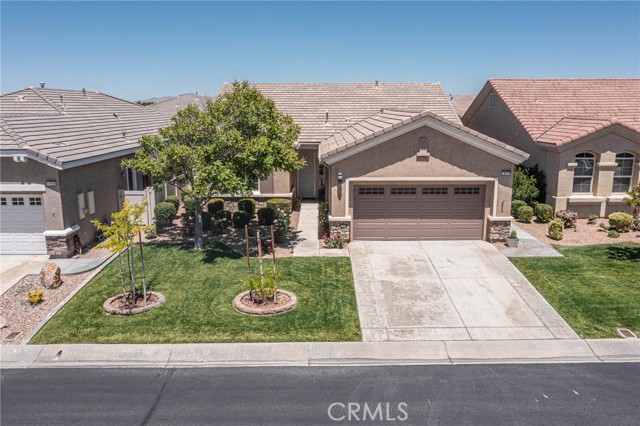 19478 Big Horn Street, Apple Valley CA: https://media.crmls.org/medias/b00035d9-fc46-4314-87ed-479c50f6d891.jpg